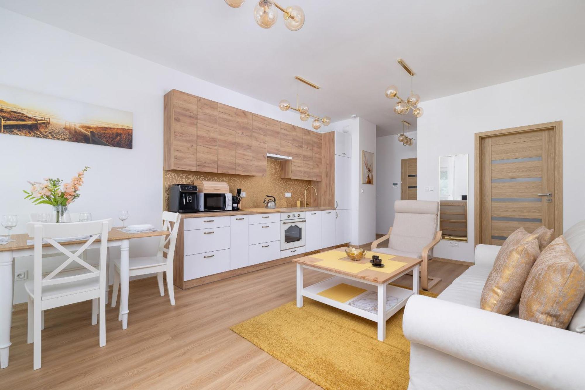 קטוביץ Luxury Two Bedroom Apartment With Terrace And Parking By Renters Prestige מראה חיצוני תמונה